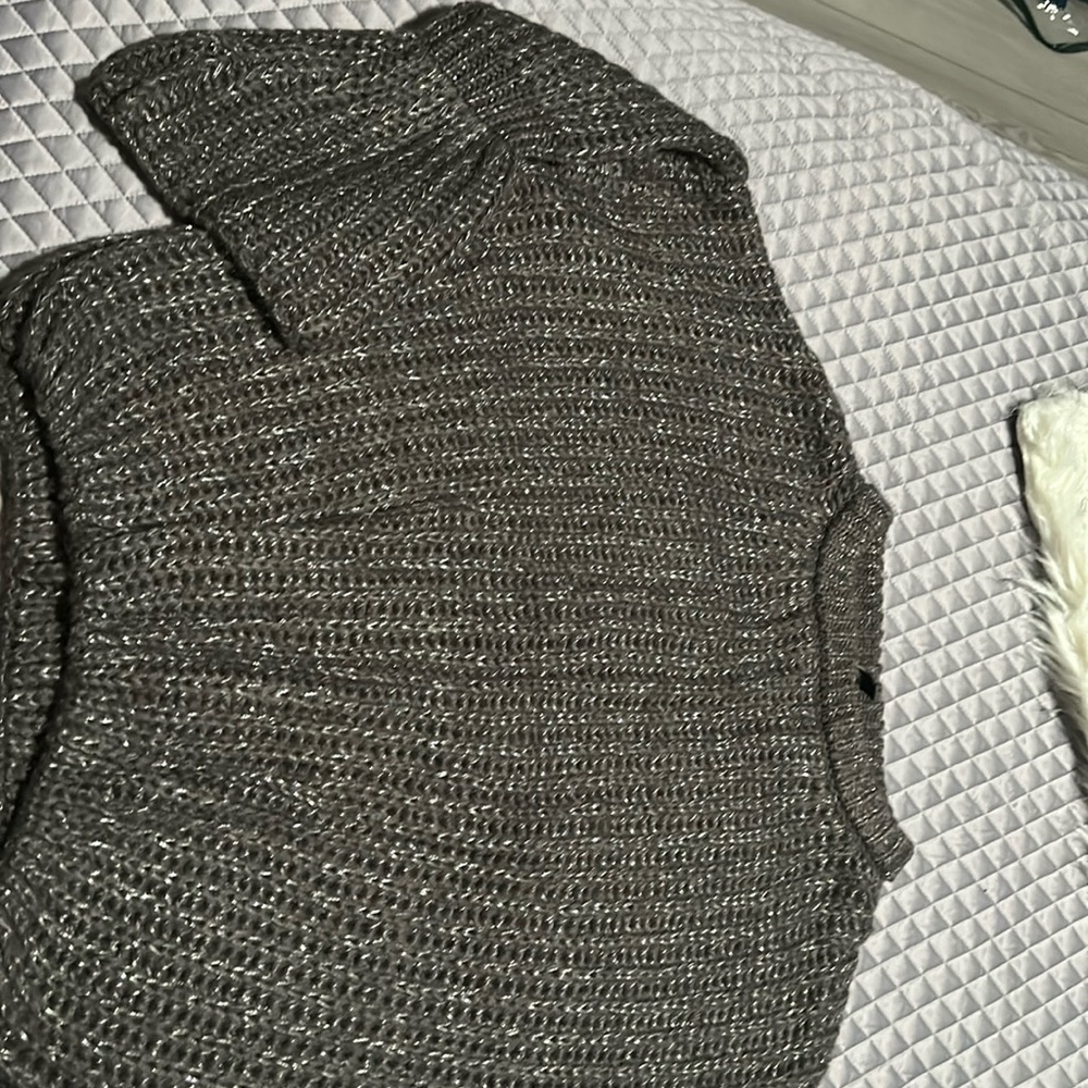 Super cute crop bell sleeve glittery sweater